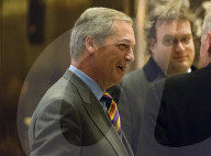 NEWS - Nigel Farage in der Lobby des Trump Towers