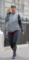 EXKLUSIV - Fitness-Programm: Prinzessin Madeleine schiebt Leonore durch London