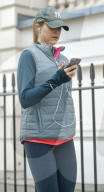 EXKLUSIV - Fitness-Programm: Prinzessin Madeleine schiebt Leonore durch London