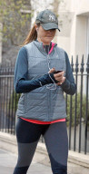EXKLUSIV - Fitness-Programm: Prinzessin Madeleine schiebt Leonore durch London