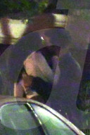 EXKLUSIV - Wilde Knutscherei: Frisch getrennter Tobey Maguire genisst sein Single-Leben