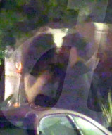 EXKLUSIV - Wilde Knutscherei: Frisch getrennter Tobey Maguire genisst sein Single-Leben