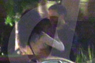 EXKLUSIV - Wilde Knutscherei: Frisch getrennter Tobey Maguire genisst sein Single-Leben