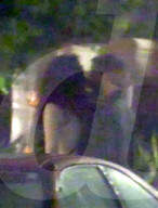 EXKLUSIV - Wilde Knutscherei: Frisch getrennter Tobey Maguire genisst sein Single-Leben