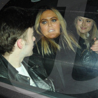 PEOPLE - Patsy Kensit wird von Sohn Lennon Gallagher an die Party begleitet