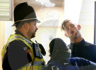 FEATURE - Wüste Szenen am "Mad Friday" in Grossbritannien