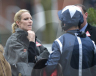 PEOPLE - Schwangere Zara Tindall in Ascot