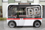 NEWS - Berlin: Deutsche Bahn präsentiert chauffeurfreien Bus