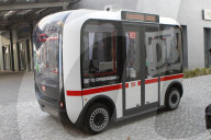 NEWS - Berlin: Deutsche Bahn präsentiert chauffeurfreien Bus