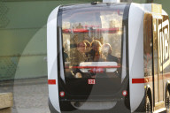 NEWS - Berlin: Deutsche Bahn präsentiert chauffeurfreien Bus