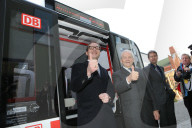 NEWS - Berlin: Deutsche Bahn präsentiert chauffeurfreien Bus