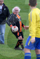 FEATURE - Kick it like Dickie - Englands wohl ältester Club-Fussballer