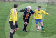 FEATURE - Kick it like Dickie - Englands wohl ältester Club-Fussballer