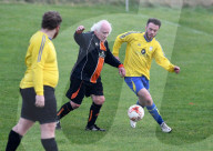 FEATURE - Kick it like Dickie - Englands wohl ältester Club-Fussballer