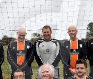 FEATURE - Kick it like Dickie - Englands wohl ältester Club-Fussballer