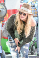 PEOPLE - Hilary Duff mit Sohnemann Luca am Farmer's Market