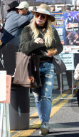 PEOPLE - Hilary Duff mit Sohnemann Luca am Farmer's Market