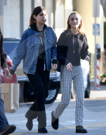 PEOPLE - Lily-Rose Depp stylish  auf Shopping-Tour in LA