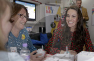 PEOPLE - William, Harry und Catherine besuchen eine Weihnachts-Veranstaltung