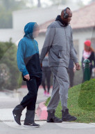 PEOPLE - Lamar Odom macht mit seiner Entzugsgruppe einen Spaziergang