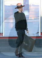 PEOPLE - Evan Ross auf Bummel-Tour in Hollywood
