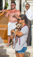PEOPLE - Simon Cowell geniesst mit seiner Familie die Ferien auf Barbados