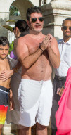 PEOPLE - Simon Cowell geniesst mit seiner Familie die Ferien auf Barbados