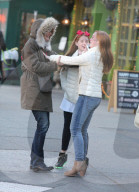 PEOPLE - Gute Laune bei Brooke Shields und ihren Töchtern