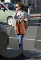 PEOPLE - Amy Adams bummelt in Beverly Hills 