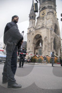 NEWS - Terroranschlag in Berlin: Angela Merkel gedenkt der Opfer
