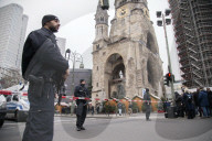 NEWS - Terroranschlag in Berlin: Angela Merkel gedenkt der Opfer