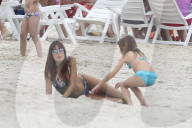 EXKLUSIV - Brasilien: Alessandra Ambrosio macht 'Bikiniferien' in Florianoplis