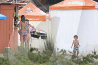 EXKLUSIV - Brasilien: Alessandra Ambrosio macht 'Bikiniferien' in Florianoplis