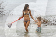 EXKLUSIV - Brasilien: Alessandra Ambrosio macht 'Bikiniferien' in Florianoplis