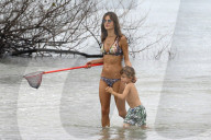 EXKLUSIV - Brasilien: Alessandra Ambrosio macht 'Bikiniferien' in Florianoplis