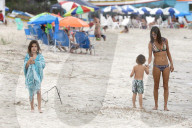 EXKLUSIV - Brasilien: Alessandra Ambrosio macht 'Bikiniferien' in Florianoplis