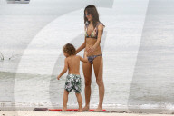 EXKLUSIV - Brasilien: Alessandra Ambrosio macht 'Bikiniferien' in Florianoplis