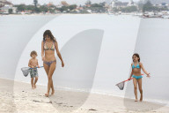 EXKLUSIV - Brasilien: Alessandra Ambrosio macht 'Bikiniferien' in Florianoplis