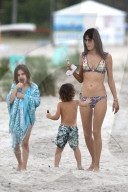 EXKLUSIV - Brasilien: Alessandra Ambrosio macht 'Bikiniferien' in Florianoplis