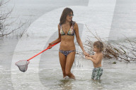 EXKLUSIV - Brasilien: Alessandra Ambrosio macht 'Bikiniferien' in Florianoplis