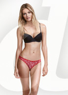PEOPLE - Edita Vilkeviciute wirbt für H&M