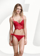 PEOPLE - Edita Vilkeviciute wirbt für H&M