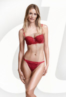 PEOPLE - Edita Vilkeviciute wirbt für H&M