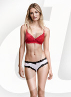 PEOPLE - Edita Vilkeviciute wirbt für H&M