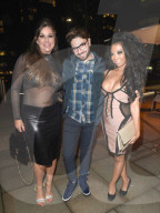 EXKLUSIV - Lisa Appleton und Chrissie Wunna 'üppig' in Manchester unterwegs