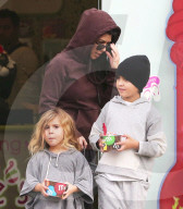 PEOPLE - Kourtney Kardashian geht mit ihren Kindern zum Lunch bei King Fish
