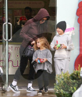 PEOPLE - Kourtney Kardashian geht mit ihren Kindern zum Lunch bei King Fish