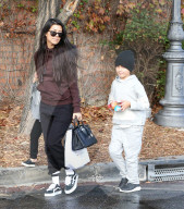 PEOPLE - Kourtney Kardashian geht mit ihren Kindern zum Lunch bei King Fish