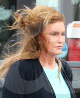 EXKLUSIV -  Rangezoomt: Caitlyn Jenner's neues Gesicht aus der Nähe betrachtet