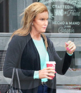 EXKLUSIV -  Rangezoomt: Caitlyn Jenner's neues Gesicht aus der Nähe betrachtet